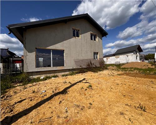 Casa noua cu etaj, in cartier nou Tautii Magheraus