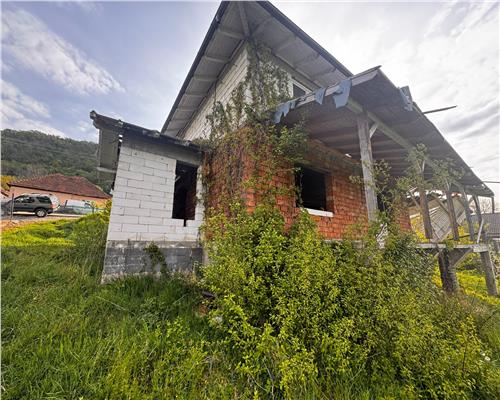 Casa cu etaj la rosu, Cicarlau , zona centrala