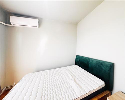 Apartament 3 camere, decomandat, zona Hotel Europa