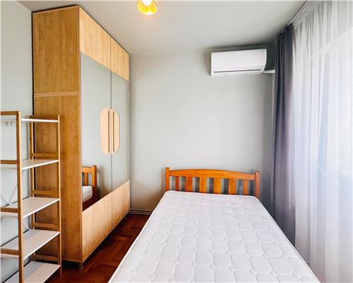 Apartament 3 camere, decomandat, zona Hotel Europa