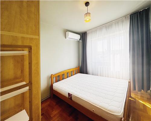 Apartament 3 camere, decomandat, zona Hotel Europa