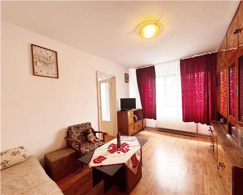 Apartament 2 camere, etaj 4, str. Aviatorilor
