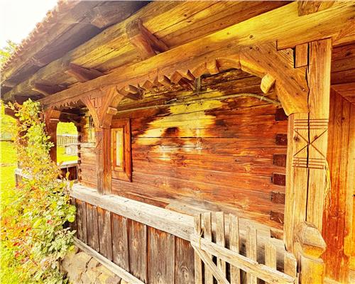 Gospodarie traditionala maramureseana pe 53 ari teren, sat Breb