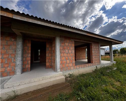 Casa la rosu, 3 dormitoare , Satu Nou de Jos