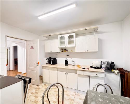 Apartament 3 camere decomandat, parter,  Olteniei