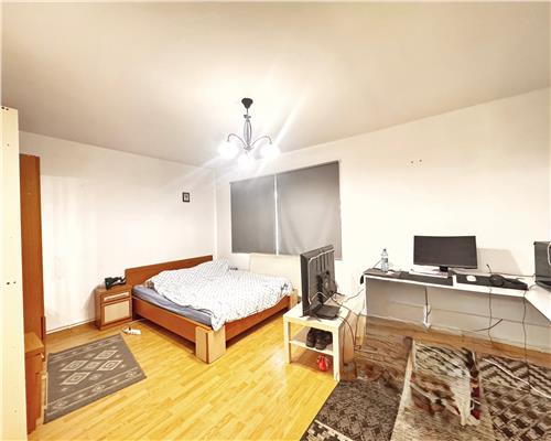 Apartament 3 camere decomandat, parter,  Olteniei