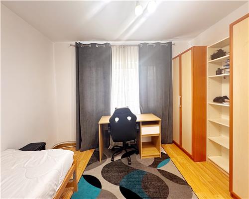Apartament 3 camere decomandat, parter inalt ,  zona centrala