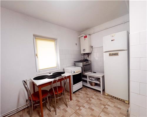 Apartament 3 camere decomandat, parter inalt ,  zona centrala