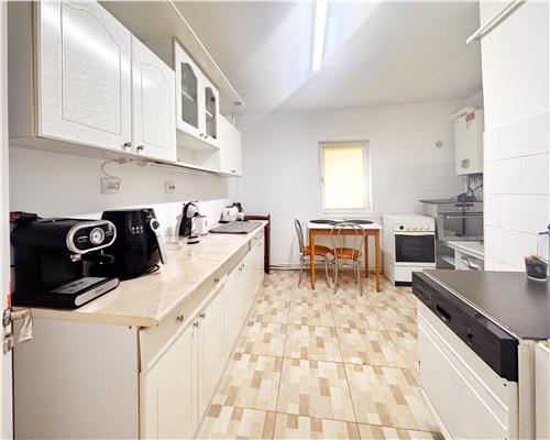 Apartament 3 camere decomandat, parter inalt ,  zona centrala