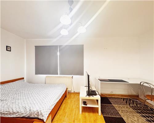 Apartament 3 camere decomandat, parter inalt ,  zona centrala