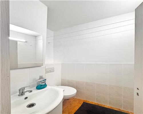 Apartament 3 camere decomandat, parter inalt ,  zona centrala