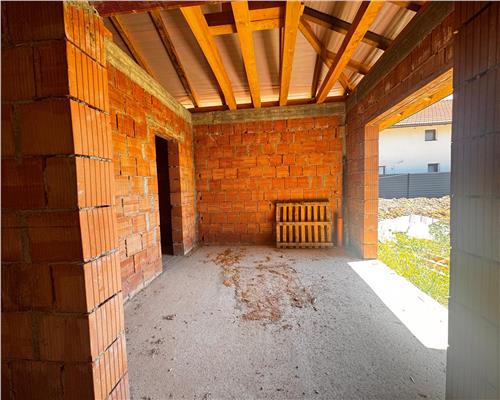 Casa la rosu | Satu Nou de Sus | 675 mp teren