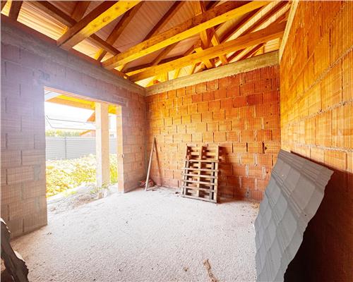 Casa la rosu | Satu Nou de Sus | 675 mp teren
