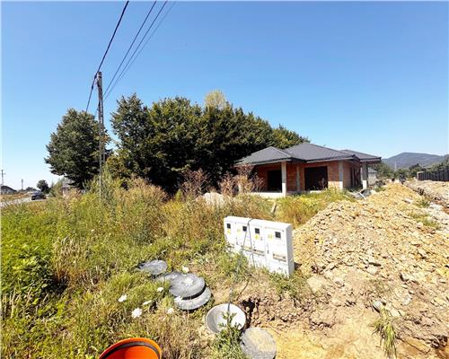 Casa la rosu | Satu Nou de Sus | 675 mp teren