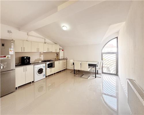 3 camere, recent renovat , et. 2, zona Lic. Sincai