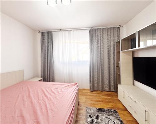 3 camere, recent renovat , et. 2, zona Lic. Sincai