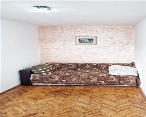 Apartament 2 camere, etaj 3, Aleea Neptun spre bld. Bucuresti