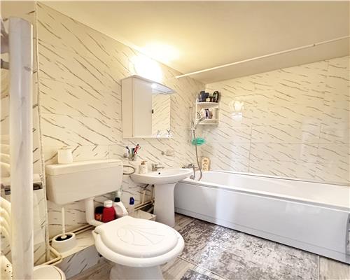 Apartament 2 camere decomandat, bld. Republicii , zona Pol. Sf. Ioan