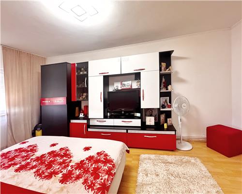 Apartament 2 camere decomandat, bld. Republicii , zona Pol. Sf. Ioan