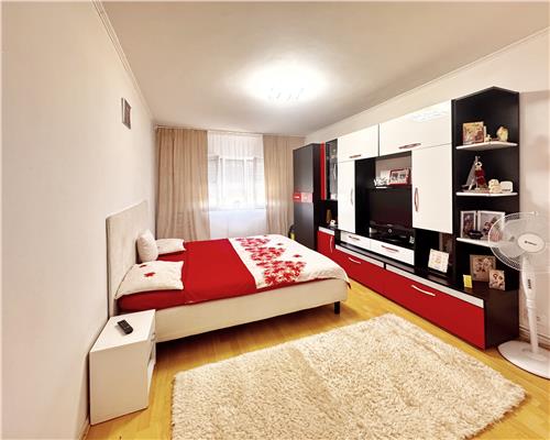 Apartament 2 camere decomandat, bld. Republicii , zona Pol. Sf. Ioan