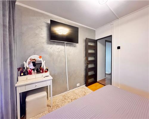 Apartament 2 camere decomandat, bld. Republicii , zona Pol. Sf. Ioan