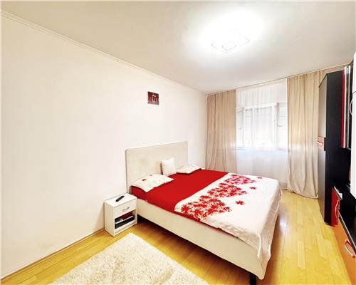 Apartament 2 camere decomandat, bld. Republicii , zona Pol. Sf. Ioan