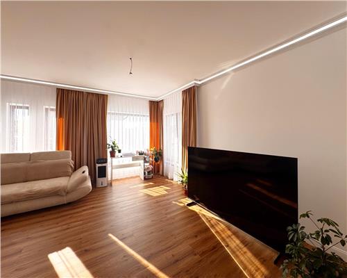 Casa noua, 3 dormitoare, 2 bai, terasa si 2 garaje, Mocira