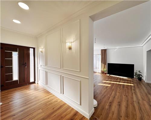 Casa noua, 3 dormitoare, 2 bai, terasa si 2 garaje, Mocira