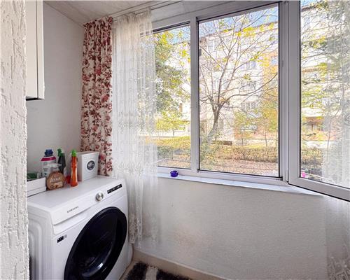 Apartament cu 2 camere, decomandat, parter inalt cu beci inclus in pret, Str. Marasesti