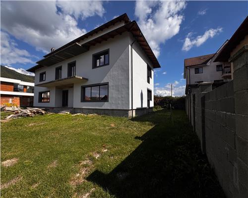 Duplex cu 274 mp curte pe Str. Victoriei – 112 mp utili