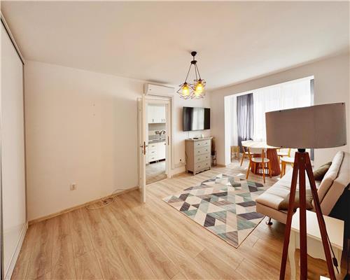 Apartament 2 camere, etaj 6 cu lift,  str. G. Cosbuc