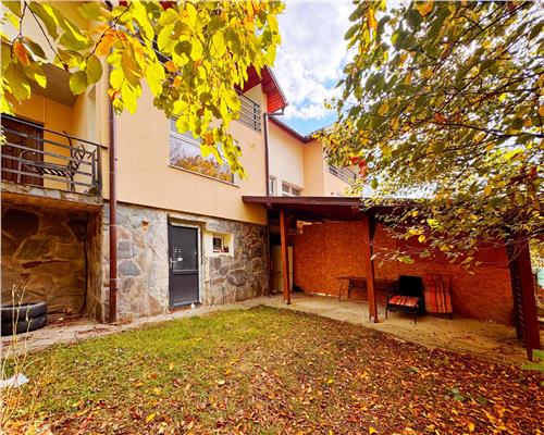 Casa tip duplex, pe 3 nivele, curte privata,  zona Hangita, Baia Mare
