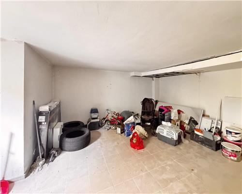 Casa tip duplex, pe 3 nivele, curte privata,  zona Hangita, Baia Mare
