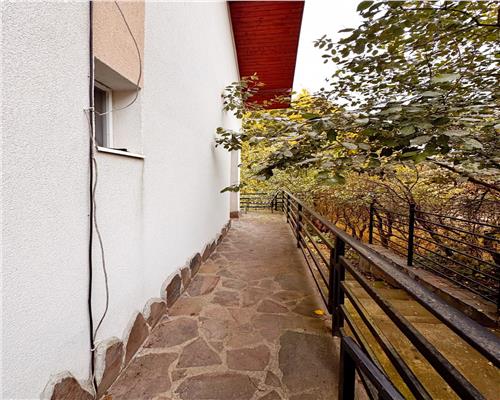 Casa tip duplex, pe 3 nivele, curte privata,  zona Hangita, Baia Mare
