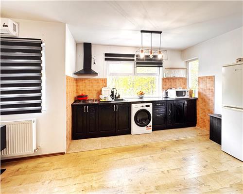 Casa tip duplex, pe 3 nivele, curte privata,  zona Hangita, Baia Mare