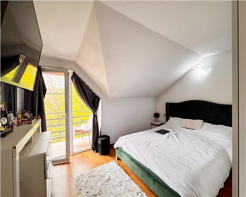 Casa tip duplex, pe 3 nivele, curte privata,  zona Hangita, Baia Mare