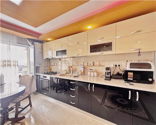 Apartament renovat complet, 2 camere decomandat, etaj 4 , bloc cu acoperis