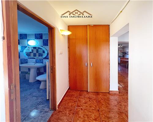 Apartament 3 camere decomandat,et.4,Aleea Dobrogei