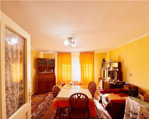 Casa batraneasca in Ferneziu, cu 6 ari teren