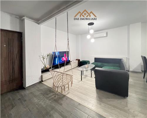 Apartament 3 camere , etaj 4 , zona centrala