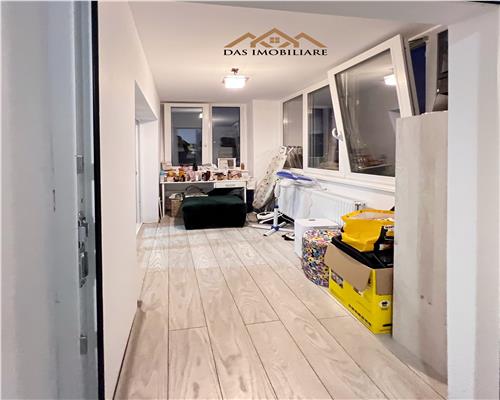 Apartament 3 camere , etaj 4 , zona centrala