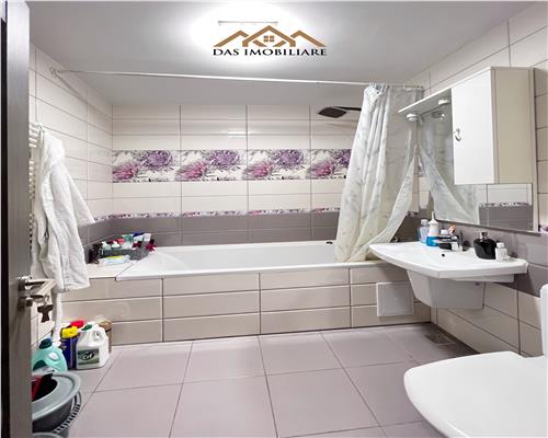 Apartament 3 camere , etaj 4 , zona centrala