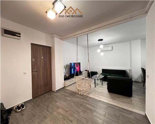 Apartament 3 camere , etaj 4 , zona centrala