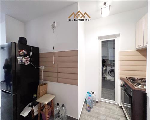 Apartament 3 camere , etaj 4 , zona centrala