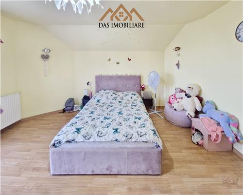 Casa cu etaj si 10 ari teren zona Dru Relax